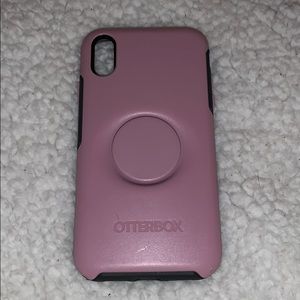 iPhone XR otterbox popsocket case